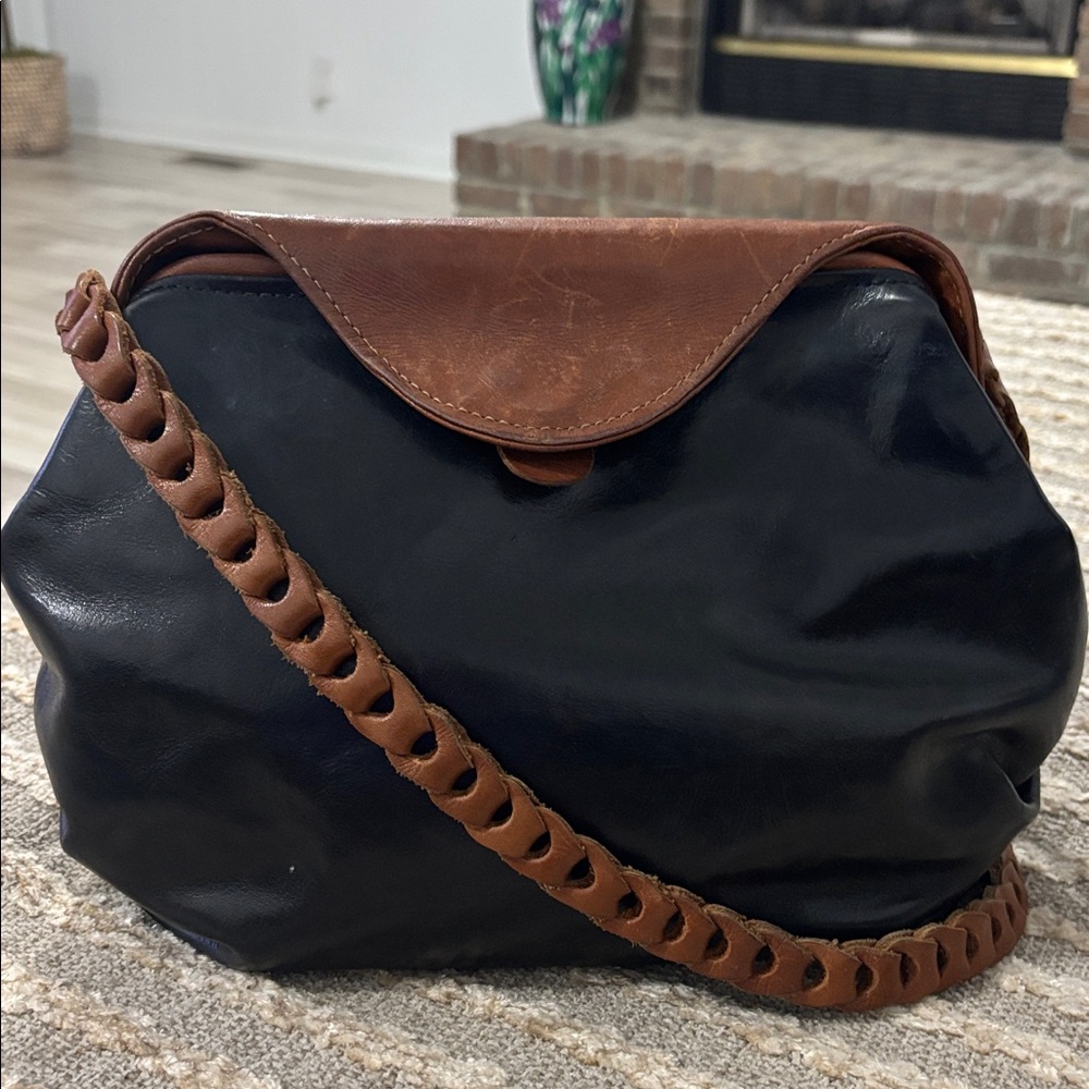 Marco Avane Black leather Vintage Crossbody‎ purse